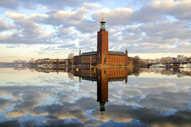 Stockholm Walking Tour with Audioguide on Your Smartphone - Riddarholmen: publishers, palaces, and royal tombs