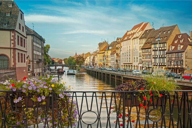 Strasbourg Scavenger Hunt and Highlights Self-Guided Audio Tour - Place de la République and St. Paul’s Church