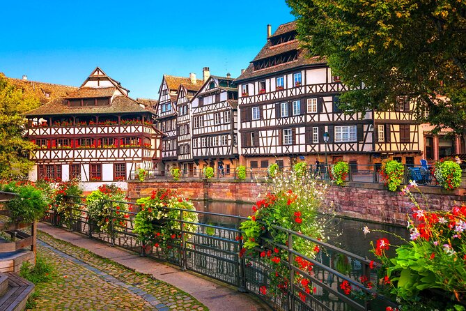 Strasbourg Walking Tour with Audioguide on Your Smartphone - Strasbourg Cathedral and Maison Kammerzell