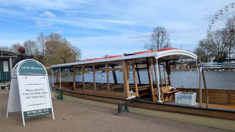 Stratford-upon-Avon: River Cruise & City Audio Tour - Passing beneath Clopton Bridge