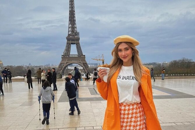 Summit Eiffel Tower Audio Guide Tour with Unlimited Time Access - Reaching the second floor by elevator