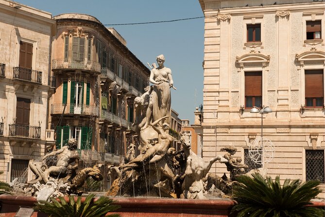 Syracuse Scavenger Hunt & Highlights Self Guided Audio Tour - Foro Siracusano and the Archimedes statue