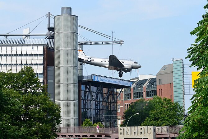 Take the U Train: An Audio Story of Berlin's Oldest Elevated Railway Line - Starting at Warschauer Straße in Friedrichshain