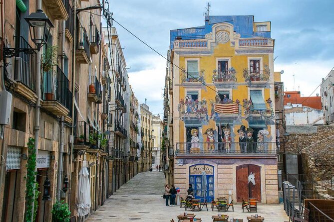 Tarragona Scavenger Hunt and Highlights Self Guided Audio Tour - Central Market and the Mediterranean Balcony