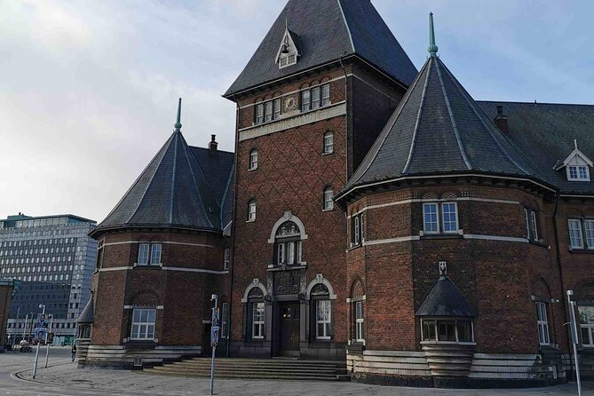 The Ancient Viking Stronghold of Aros: A Self-Guided Audio Tour in Aarhus - ARoS and the city’s modern art side