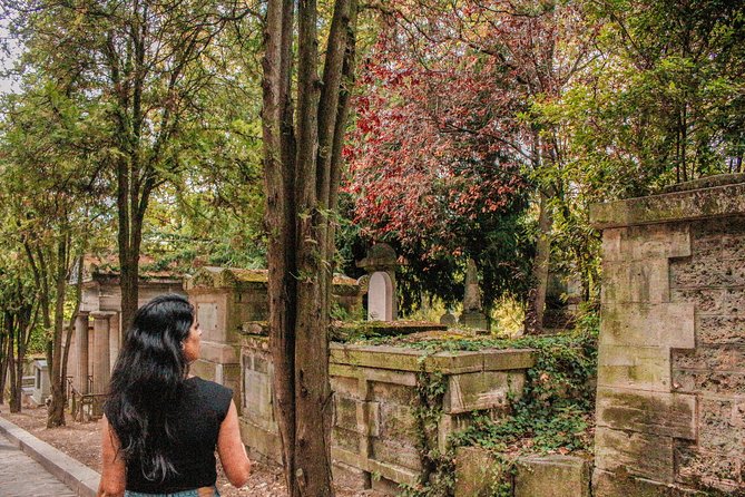 The Famous Graves of Père Lachaise - Self-Guided Audio Tour - Jim Morrison’s unconventional grave