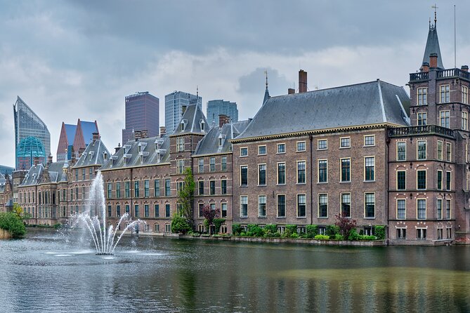 The Hague: City Walk Audio Guide in 7 Languages on your Phone - Key points at a glance