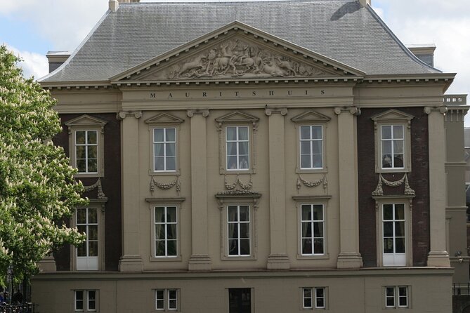 The Hague Scavenger Hunt and Highlights Self Guided Audio Tour - Rijksmuseum de Gevangenpoort and Koninklijke Stallen