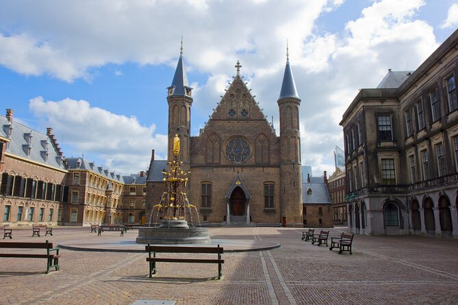 The Hague Scavenger Hunt and Highlights Self Guided Audio Tour - Escher in Het Paleis and the opening stretch