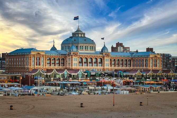 The Hague Self-Guided Audio Tour - Walking onto De Pier at Scheveningen