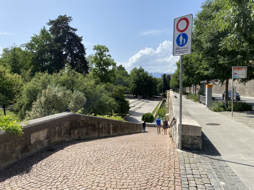 The Many Faces of Geneva: Self-Guided Audio City Tour - The Reformation Wall and the problem of inflexibility