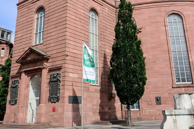 The Tales of Frankfurt's New Old Town: A Self-Guided Audio Tour - Hühnermarkt and the recreated old city