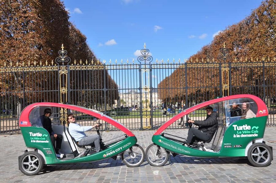 The Tout Paris Private Rickshaw bike Tour with Audio Guide - Trocadéro, the Arc de Triomphe, and the Champs-Élysées