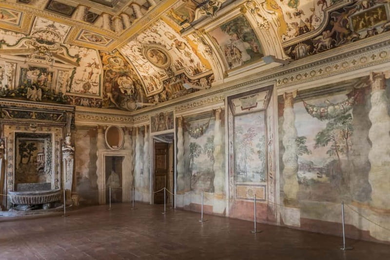 Tivoli: Villa d'Este Ticket with Audio Guide APP - Inside the villa, look up at the ceilings
