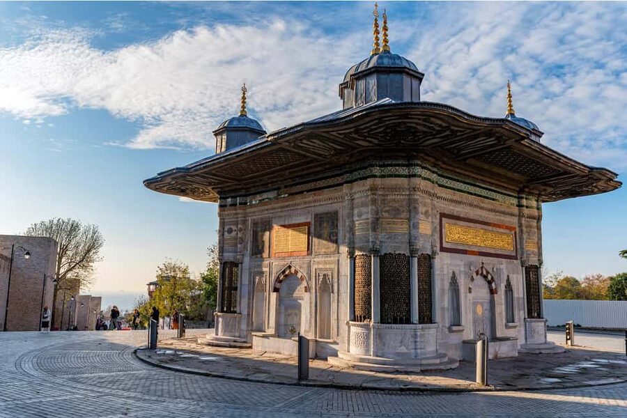 Topkapi Palace and Harem Skip-the-Line-Tickets & Audio Guide - What this Topkapi Palace experience actually is