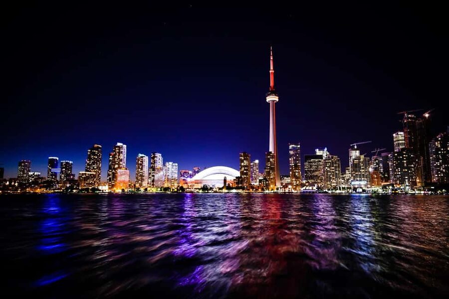 Toronto: True Tales of Toronto Harbour Audio Boat Tour - True tales from Warren Hoselton