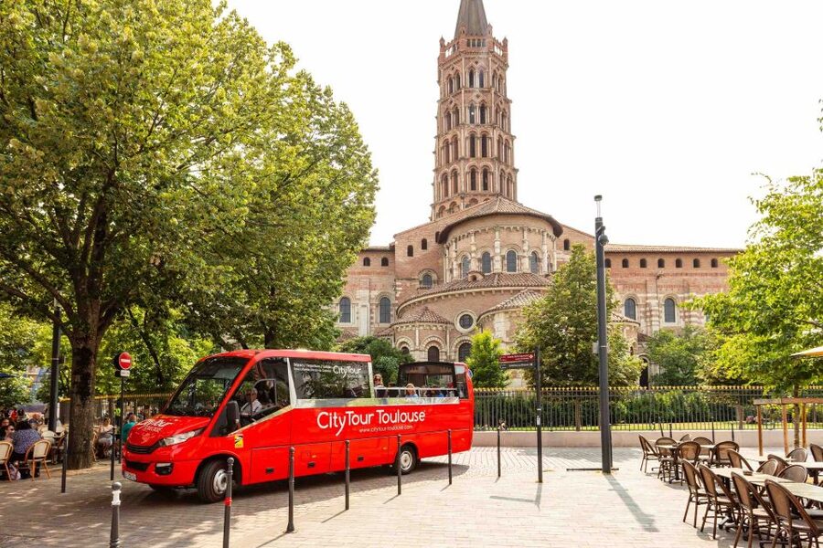 Toulouse: City Sightseeing Tour by Bus with Audio Guide - Through the old town and its pink brick streets
