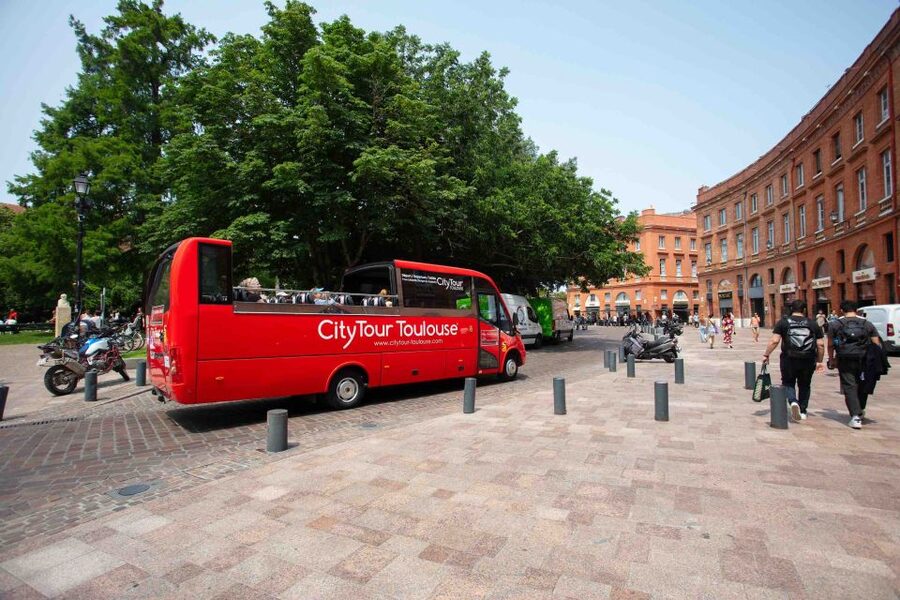 Toulouse: City Sightseeing Tour by Bus with Audio Guide - Toulouse Cathedral and Saint-Sernin Basilica