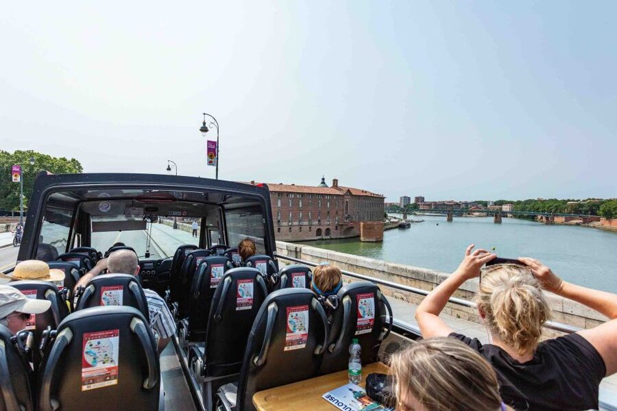 Toulouse: City Sightseeing Tour by Bus with Audio Guide - Starting beside the Capitol