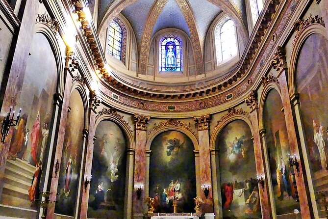 Toulouse Self-Guided Audio Experience - Saint-Étienne Cathedral shows Toulouse in two halves