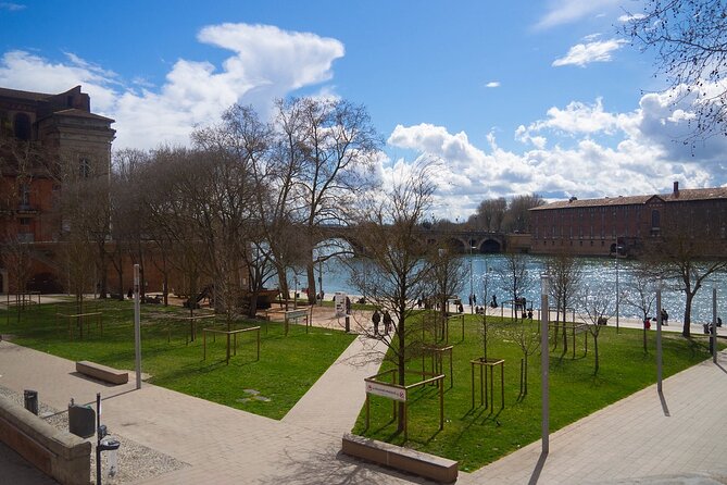 Toulouse Self-Guided Audio Experience - The Capitole explains Toulouse’s civic pride