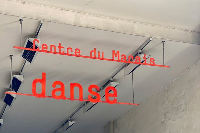 Trendy Marais, smartphone audioguided walking tour - Rue des Francs Bourgeois and two difficult chapters