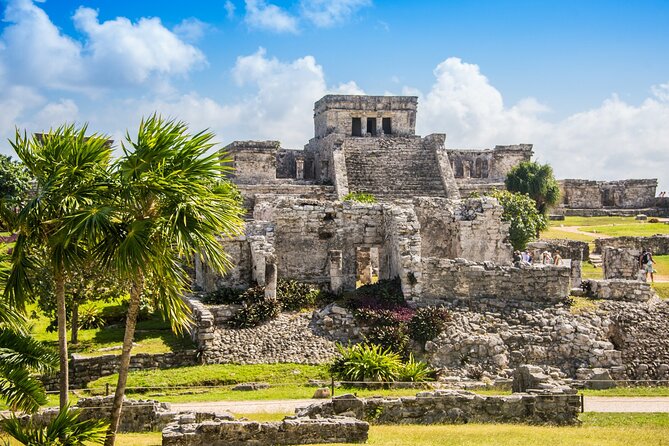 Tulum Mayan Ruins GPS Self-Guided Walking Audio Tour - Stop 3: Plataforma Funeraria and Mayan funeral customs