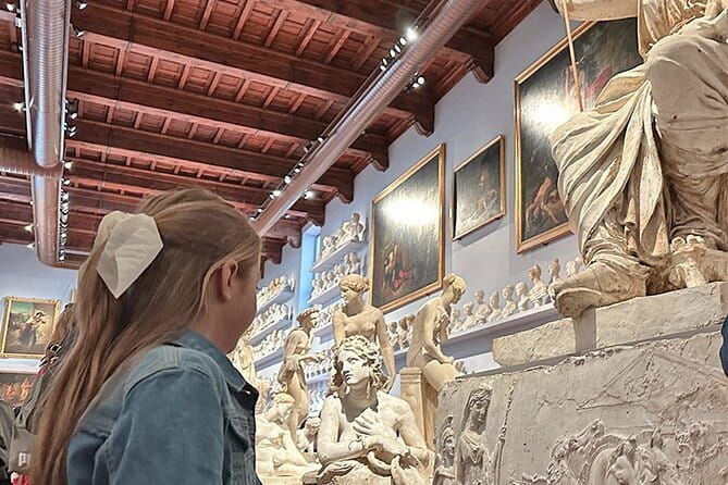 Uffizi Combined Ticket:UFFIZI, PITTI, BOBOLI & digital audioguide - Crowds, heat, and the right pace
