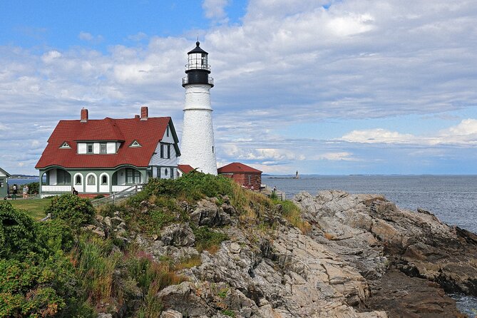 Ultimate Portland Self-Guided Driving GPS Audio Tour - Waterville Street and New England triple-deckers