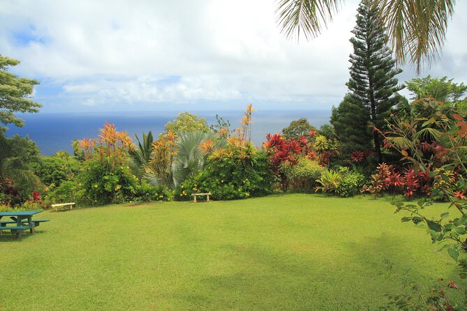 Ultimate Self-Driving Audio Tour of Road to Hana, Maui - Waioka Pond and Wailua Falls
