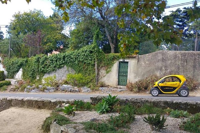 Unforgettable Sintra Tour E-CAR GPS audio-guided route that informs and entertains! - What the small car is really like
