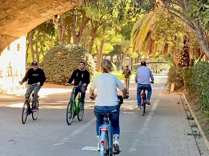 Valencia: 2-in-1 Biking and Walking Audio-Guided Route - Key points at a glance