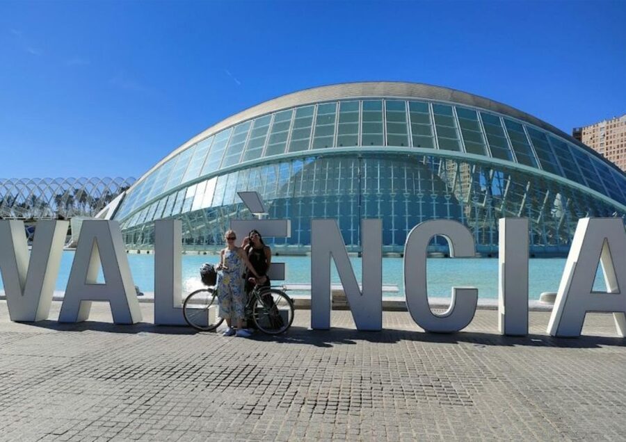 Valencia: Audioguide eng,esp,ita + Bike All Day - Booking details that matter