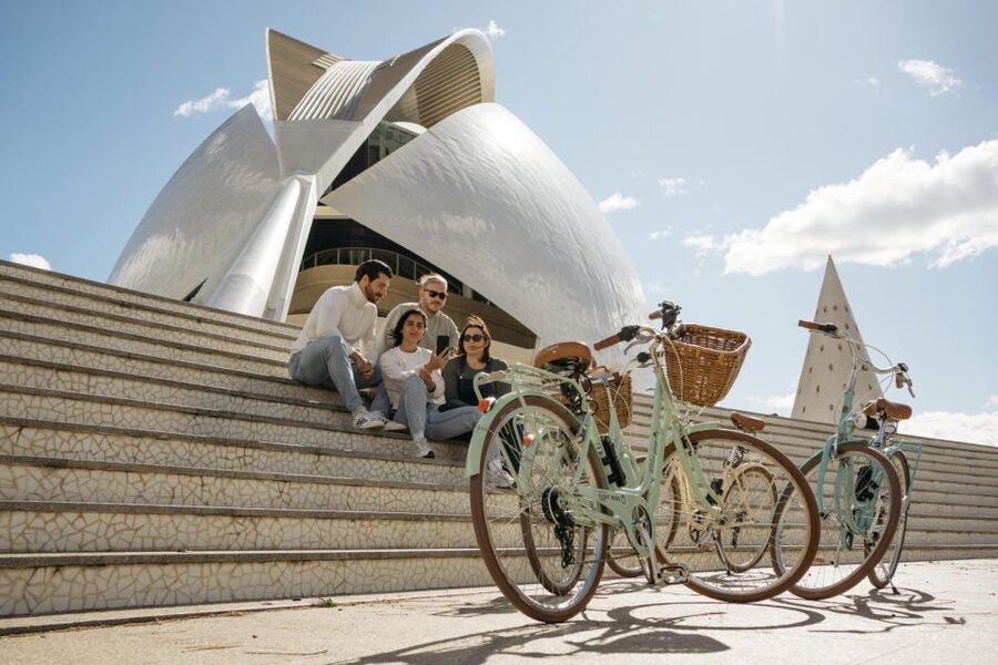 Valencia: Audioguide eng,esp,ita + Bike All Day - Starting at Calle Quart 61
