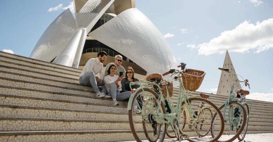 Valencia: Audioguide eng,esp,ita + Bike All Day - What the audio guide adds