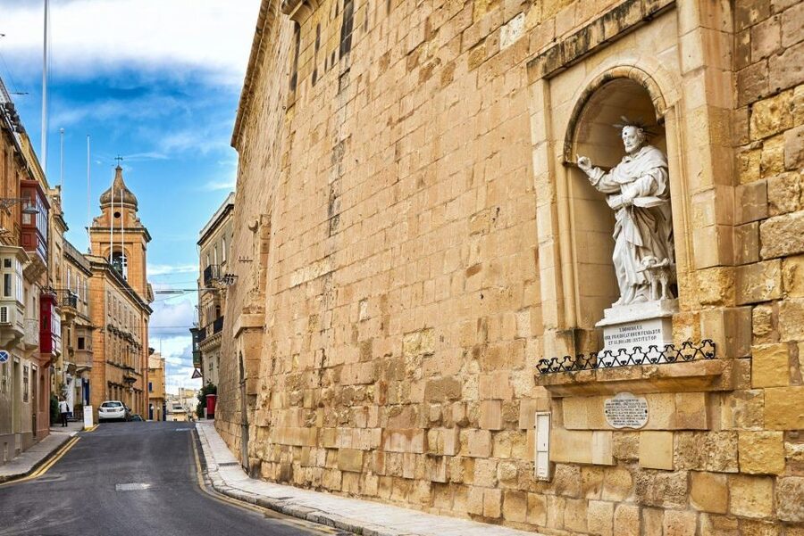 Valletta: Self-Guided Historical Walking Tour (Audio Guide) - Valletta’s compact streets make audio touring practical
