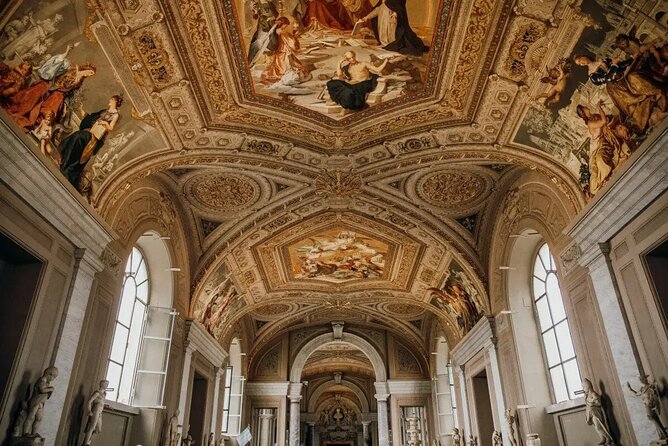 Vatican city: St. Peter's Basilica Priority Entry, Audio Guide - St. Peter’s Basilica versus the Vatican Museums