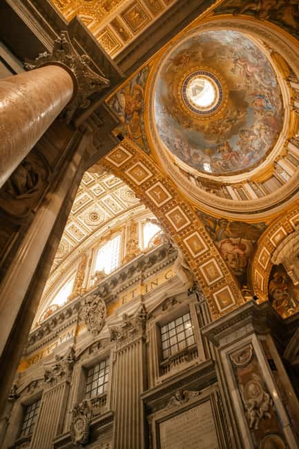 Vatican Full access: St.Peter's Basilica, Dome, Tombs+Audio - The queue and security process