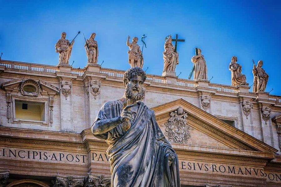 Vatican: St. Peter's Basilica Entry & Audioguide - Michelangelo’s Pietà and Bernini’s Baldachin