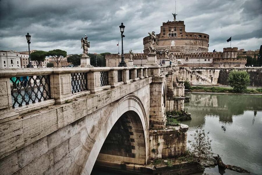 Vatican: St. Peter's Basilica Entry & Audioguide - How the official audioguide app works for you