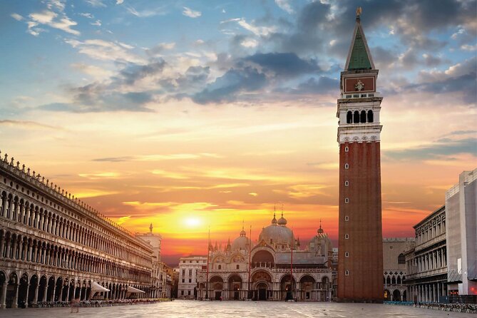 Venezia Walking Tour with Audio and Written Guide by a Local - Key points to know before walking