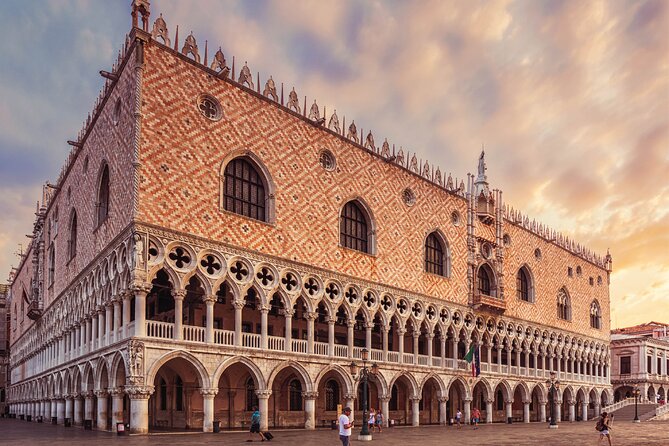 Venezia Walking Tour with Audio and Written Guide by a Local - The Grand Canal and Rialto Bridge