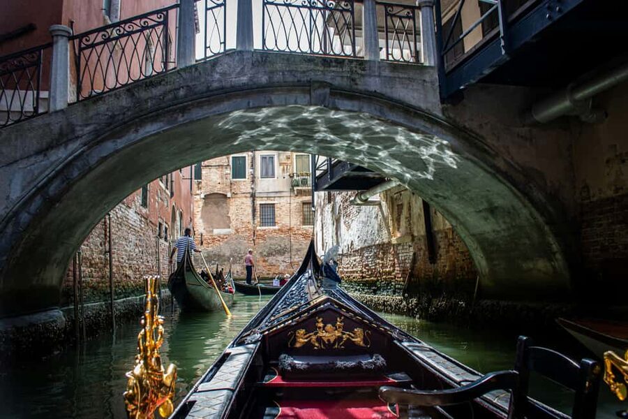 Venice: Gondola Ride under the Bridge of Sighs with Audio Guide App - Key points to know before booking