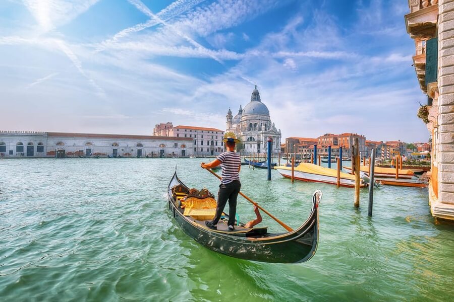 Venice: Gondola Ride with Live Guide or Audio Guide - Key points at a glance