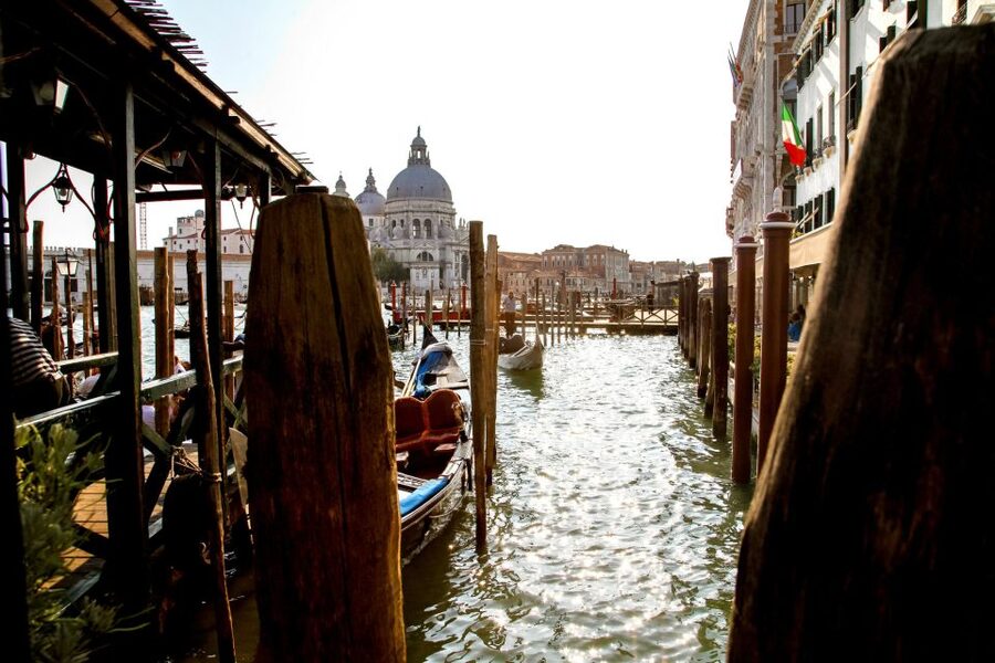 Venice: Gondola Ride with Live Guide or Audio Guide - Starting near Madonna della Salute