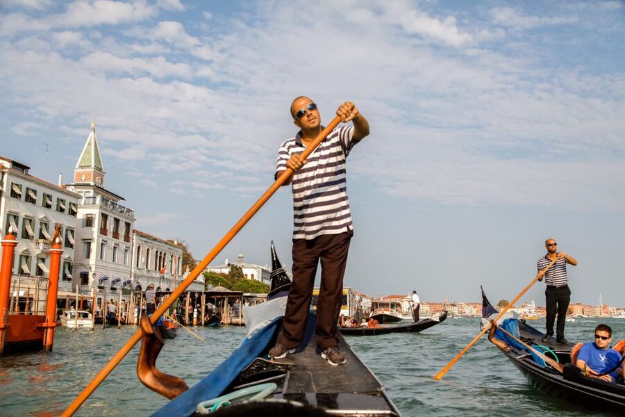 Venice: Gondola Ride with Live Guide or Audio Guide - Timing, cancellation, and practical planning