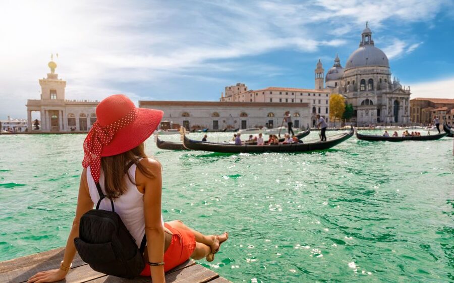 Venice: Gondola Tour under the Bridge of Sighs & Audio Guide - What this Venice gondola ride is really like