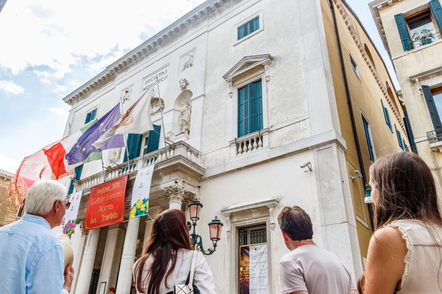 Venice: La Fenice Opera House Entry Ticket with Audio Guide - From ticket counter to theatre interior