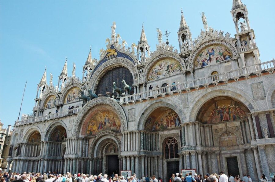 Venice: St. Mark's Basilica Skip-the-Line Entry & Audioguide - Inside the basilica: follow the biblical scenes