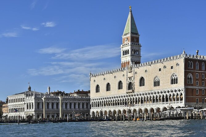 Venice Walking Tour with Audioguide on Your Smartphone - The Rialto market and local corners